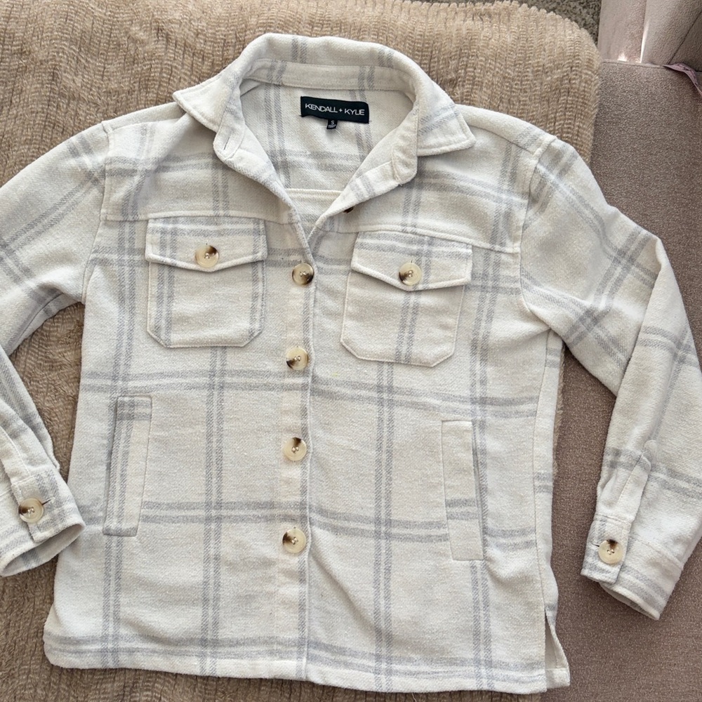 Plaid Oversized Shacket sz S Kendall Kylie Off White Gray Pockets Shirt EUC